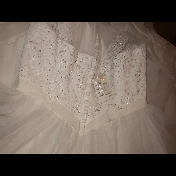 Oleg Cassini organza 3/4 sleeve wedding dress - Picture 7 of 8